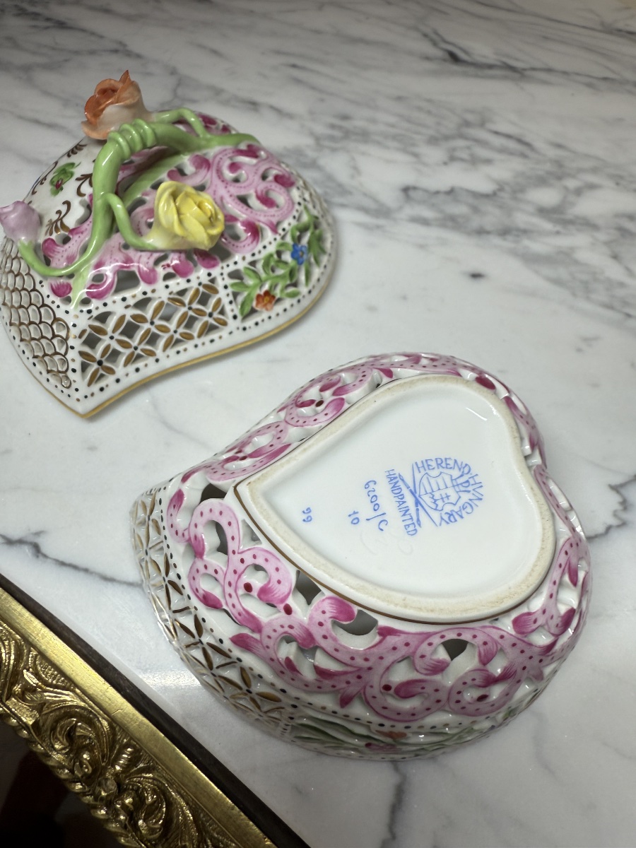 Herend Porcelain Box (openwork Heart Shape)-photo-1