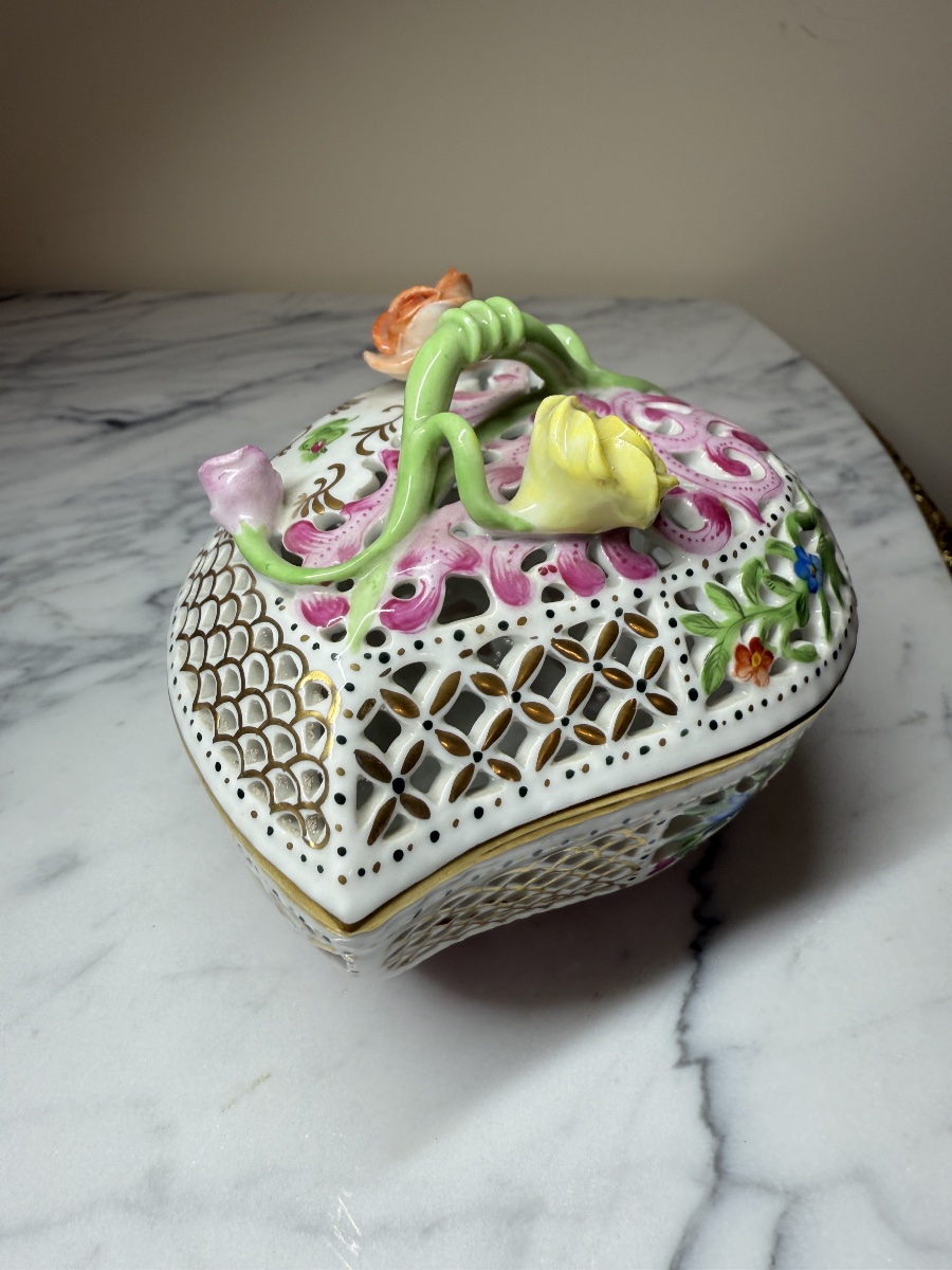 Herend Porcelain Box (openwork Heart Shape)-photo-8