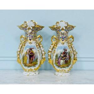 Paire de grands vases d'autels en porcelaine "le Vieux Paris"