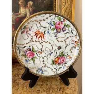 A Round Serving Dish In Hand-painted Porcelain, Silver Vermeil Setting