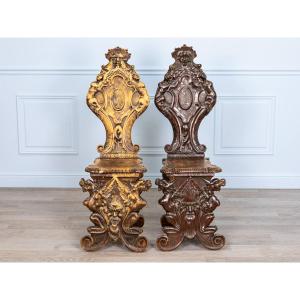 Chaises Sgabello Renaissance, ornées de chérubins ailés, de mascarons et de griffons.