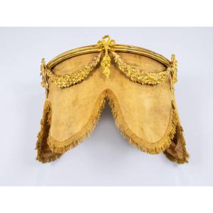 Ciel de lit à la polonaise , guirlandes de fleurs , bronze style Louis XVI, BALDAQUIN ou Canton