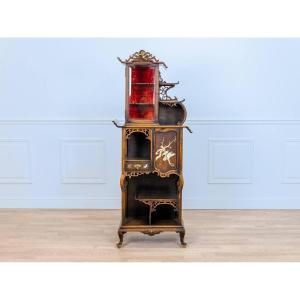 Attribué à Gabriel Viardot (1830-1906), Meuble vitrine.