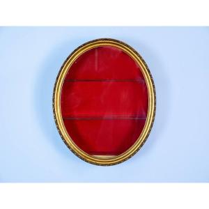 Wall-mounted Showcase