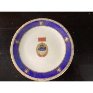 Assiette, porcelaine de Meissen commémorant le 125e anniversaire du Théâtre Maly.