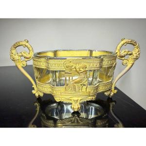 Small Cup Or Centre De Table , Jardiniere En Cristal Et Bronze De Style Empire .