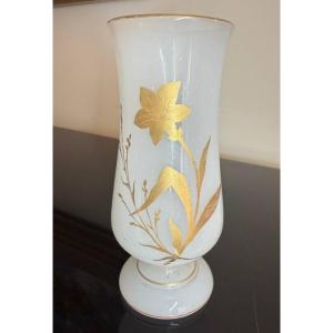 Vase en opaline, XIXe siècle