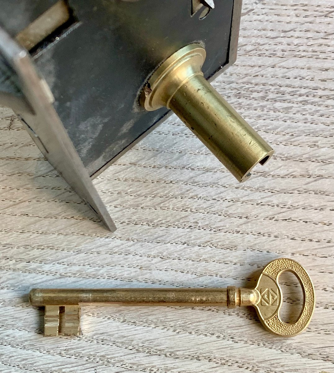 Serrure avec Clef Verticale de Porte d'Intérieur Style Louis XVI à Rubans Croisés XIXème -photo-7