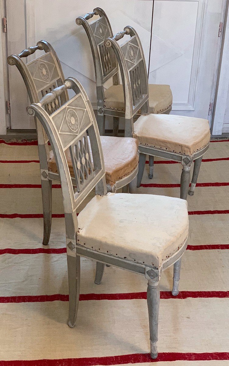 SUITE DE QUATRE CHAISES D'ALCÔVE, EPOQUE DIRECTOIRE-photo-2