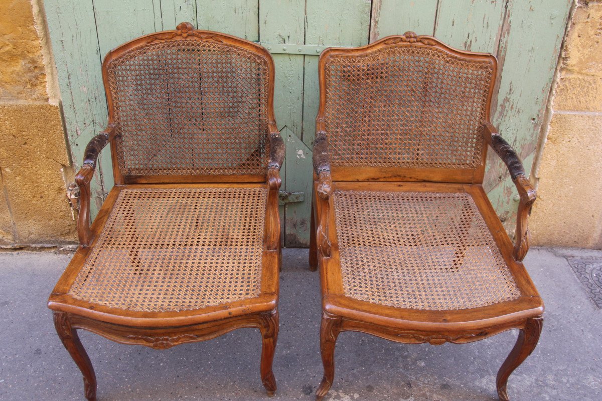 Paire de fauteuils cannés, époque Louis XV, estampillés Antoine Bonnemain, XVIIIe siècle.