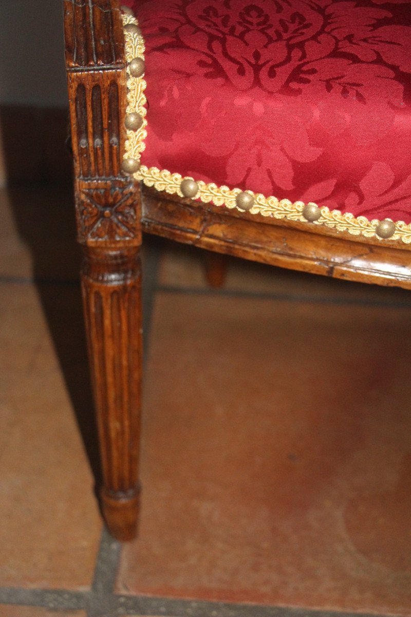Paire de fauteuils à chapeau de gendarme, époque Louis XVI, XVIIIe.-photo-3