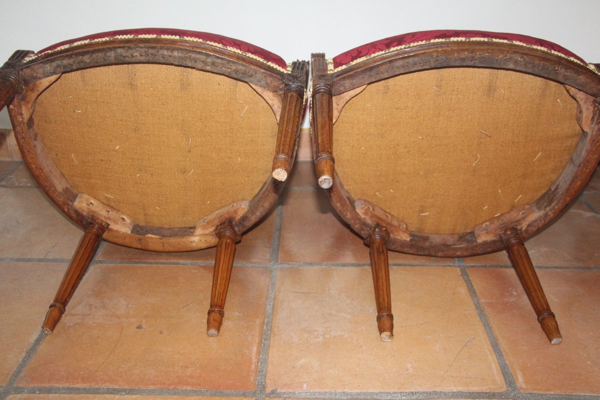 Paire de fauteuils à chapeau de gendarme, époque Louis XVI, XVIIIe.-photo-8