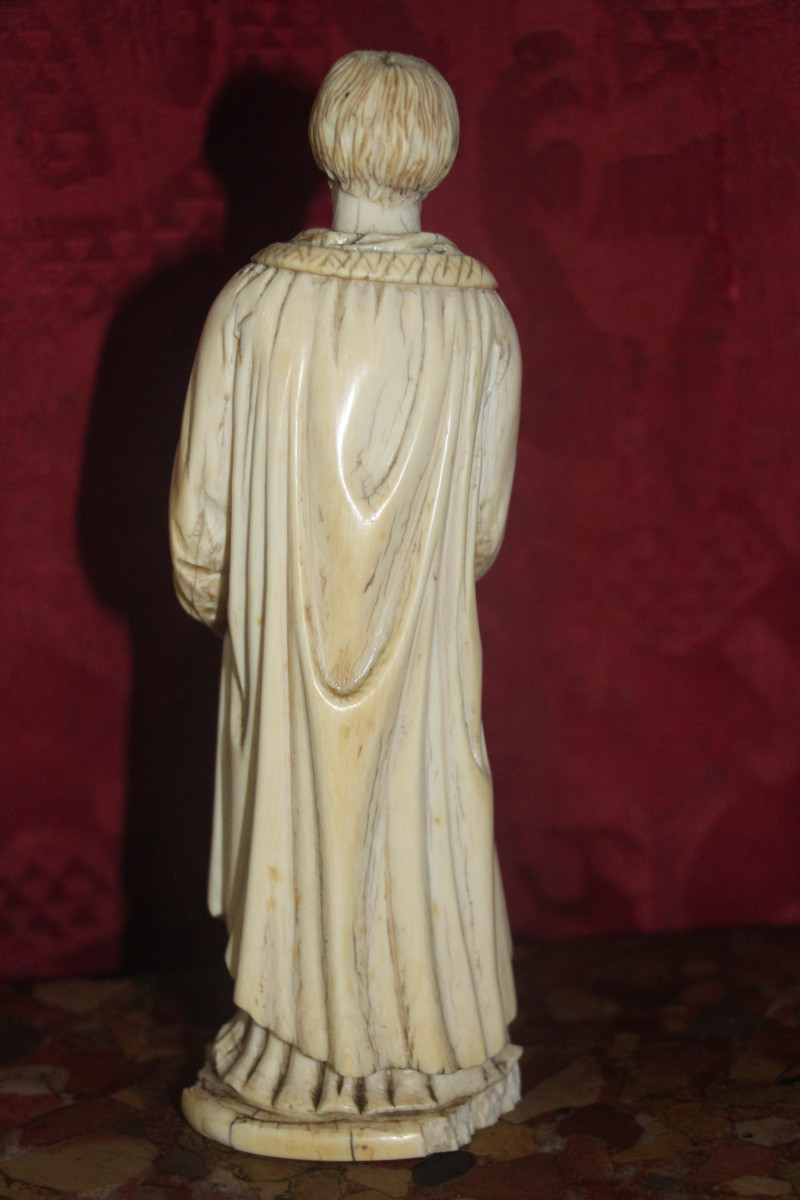 Moine en ivoire, sculpture en ronde-bosse, Allemagne XVIIe siècle.-photo-1