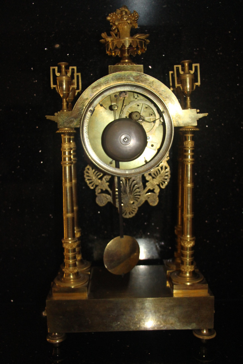 Pendule portique en bronze doré d'époque Empire signée TERRIEN à Paris.-photo-6