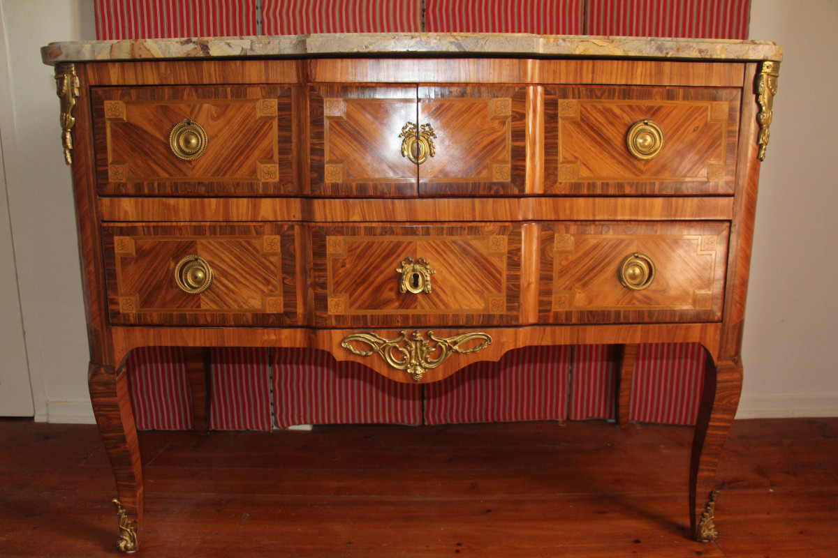 Transitional Period Commode With Projecting Front, 18th Century.