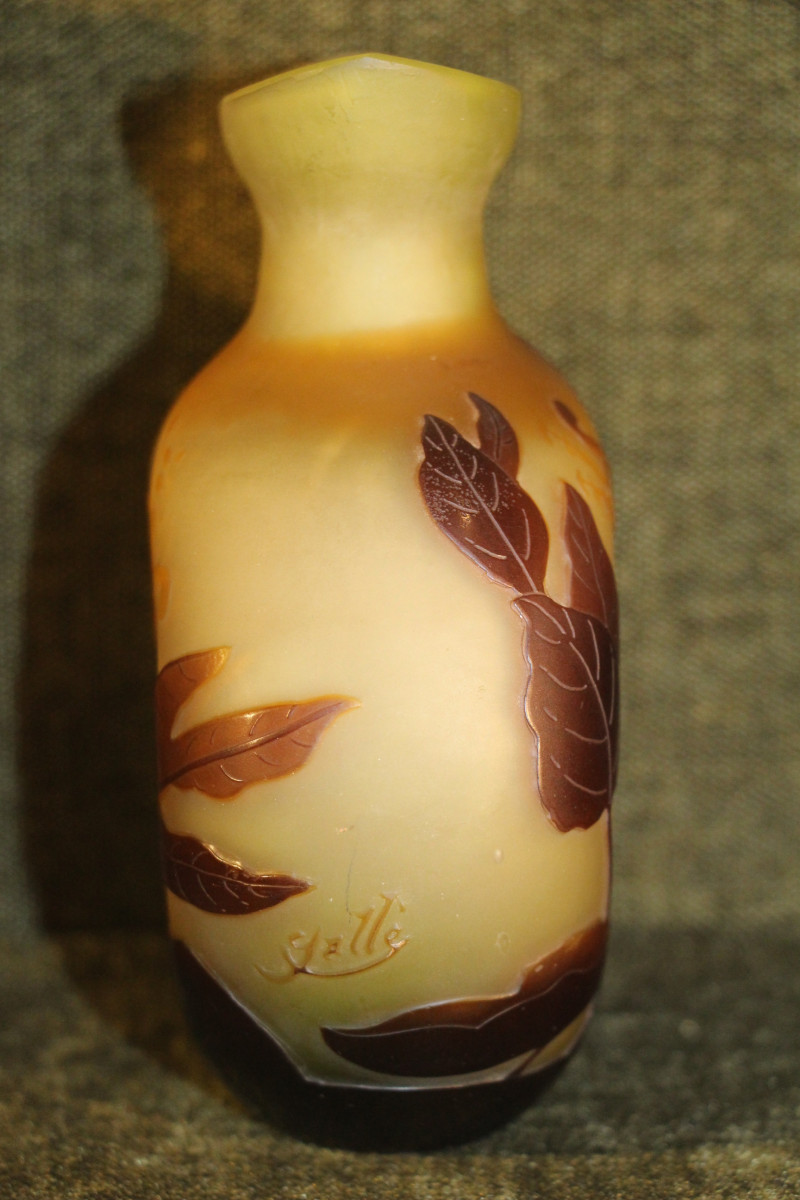 Emile Gallé (1846-1904) - Vase gourde à décor de fleurs de lys sauvages.-photo-4