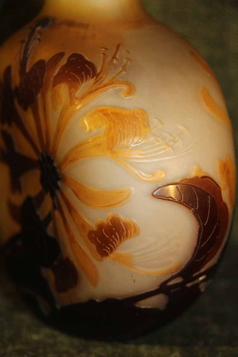 Emile Gallé (1846-1904) - Vase gourde à décor de fleurs de lys sauvages.-photo-3