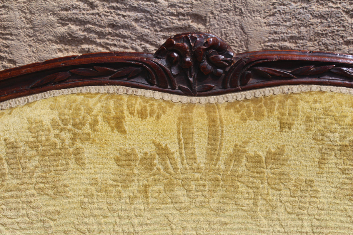 Canapé corbeille, époque Louis XV, XVIIIe siècle, travail provençal.-photo-1