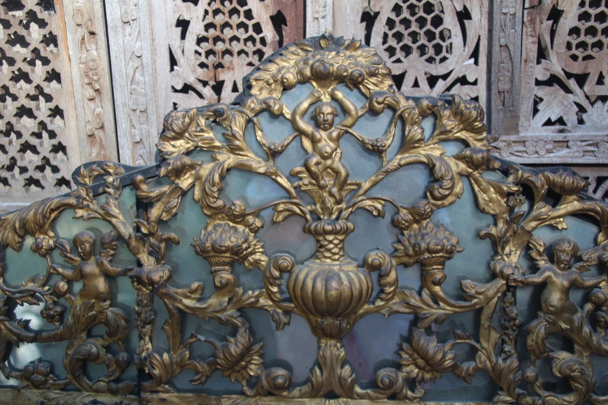 Miroir à parecloses en laiton repoussé, époque Louis XIV, XVIIe siècle.-photo-8