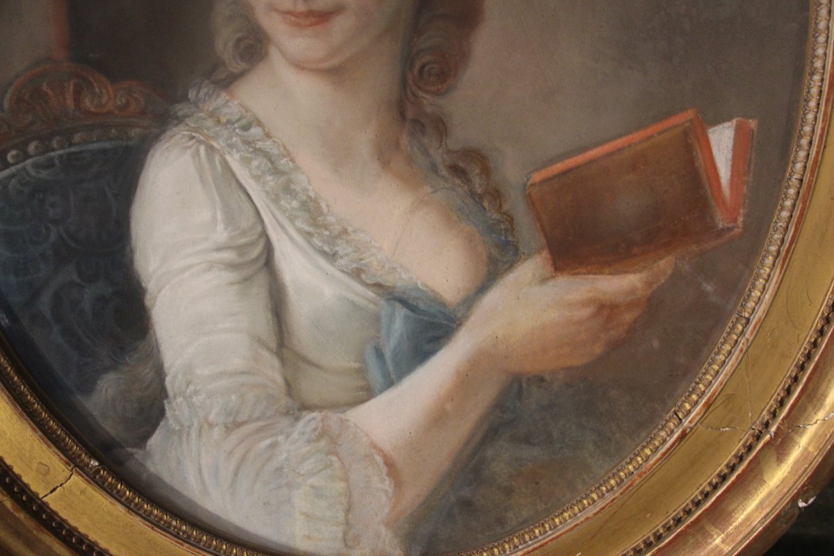 Dame de qualité au livre, pastel d'époque Louis XVI, XVIIIe siècle.-photo-3