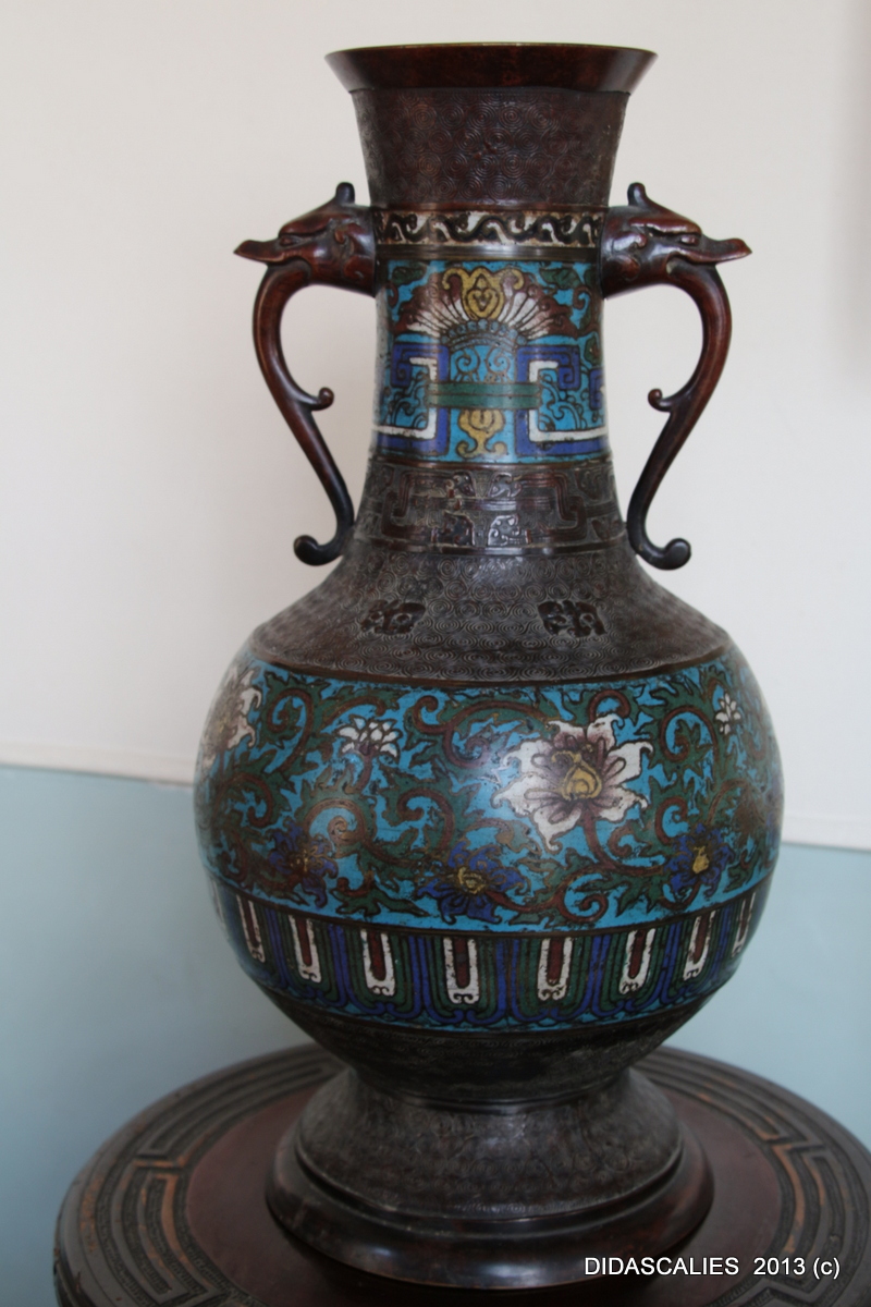 Vase en bronze à décor cloisonné, XIXe siècle