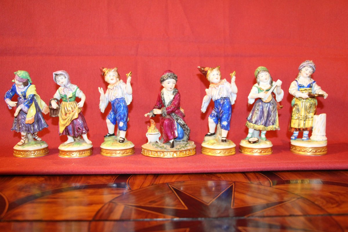 Ensemble De 7 Personnages En Porcelaine De Saxe, XIXe Siècle