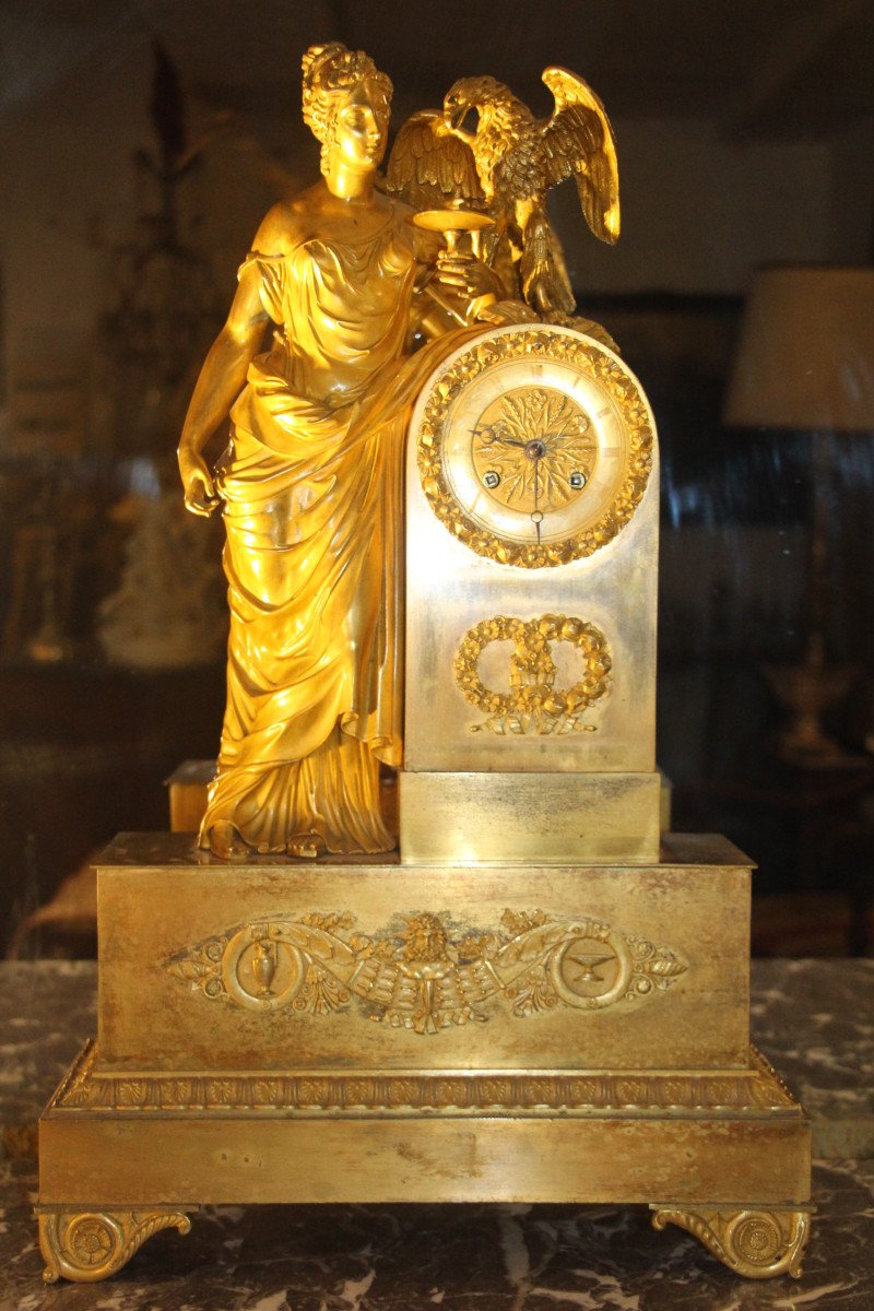 Important Empire Clock With The Vestal In Gilded Bronze, Early 19th Century