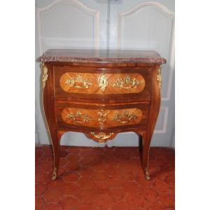 Commode d'entre-deux, estampillée J.B DETROULLEAU, Maître en 1767,XVIIIe.