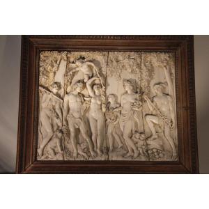 Bas-relief en ivoire , déesse Aphrodite, Hermès et Bacchus, XVIIe siècle.