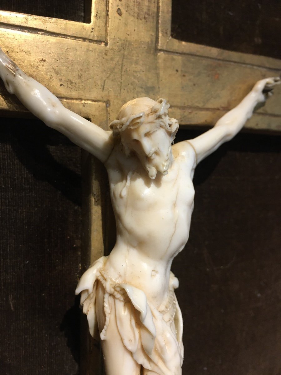 Christ In Ivory In Its Frame-photo-4