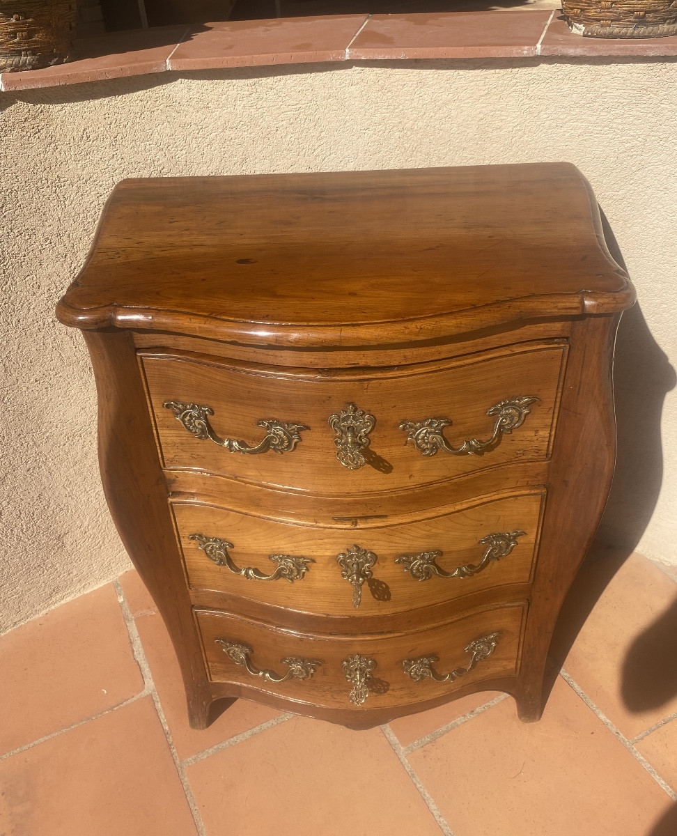 Small 18th Century Chest Of Drawers, Curved On All Sides 