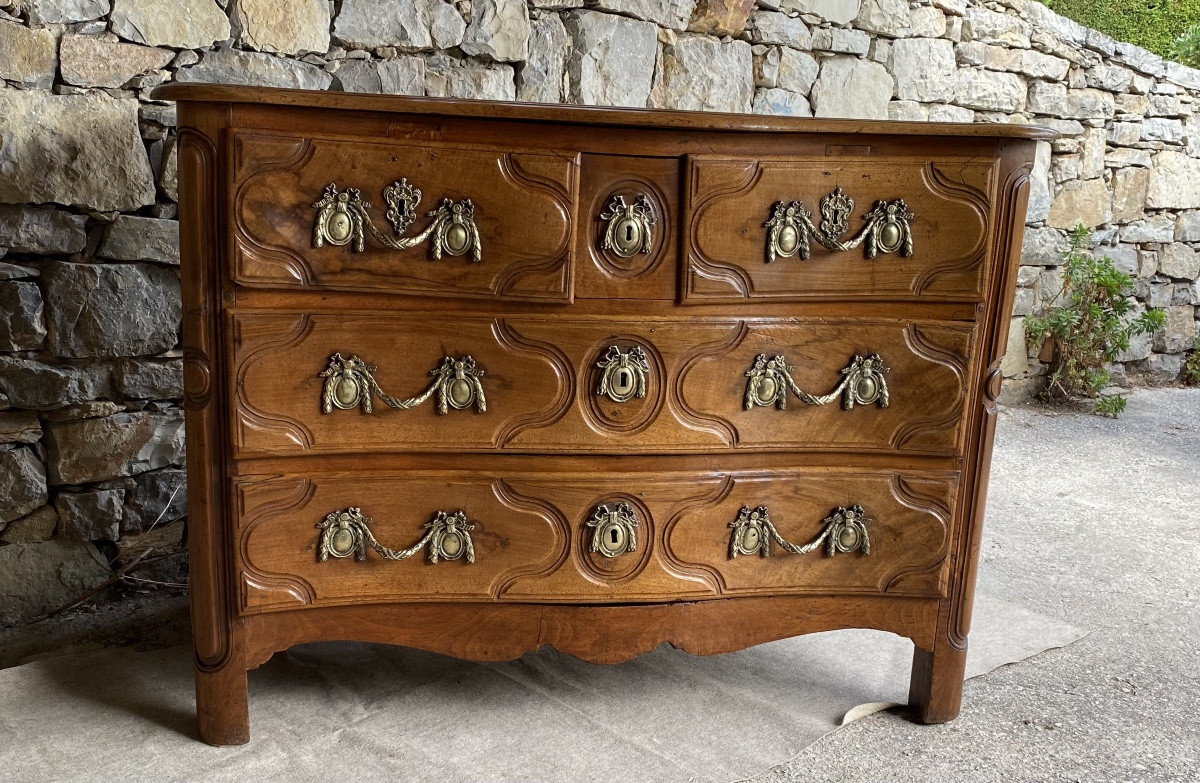 An 18th Century Parisian Walnut Chest Of Drawers, Stamped -photo-8