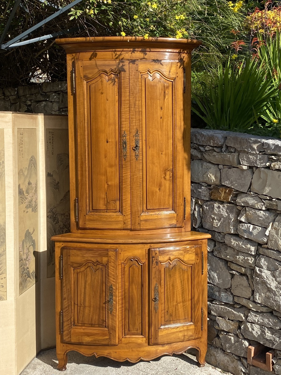 Encoignure 18eme provençales en noyer 