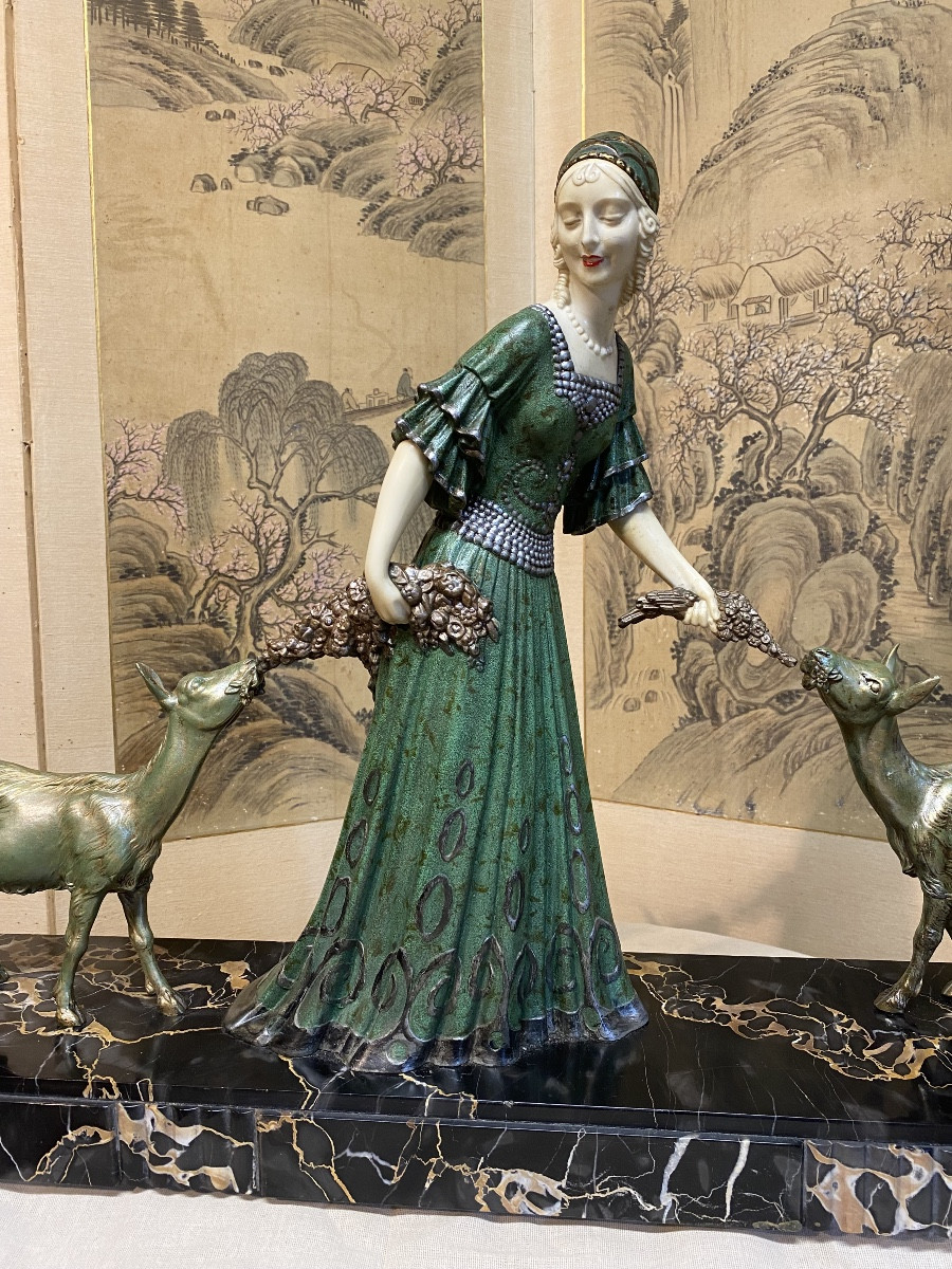 Elegant With Goats And Kid-photo-2