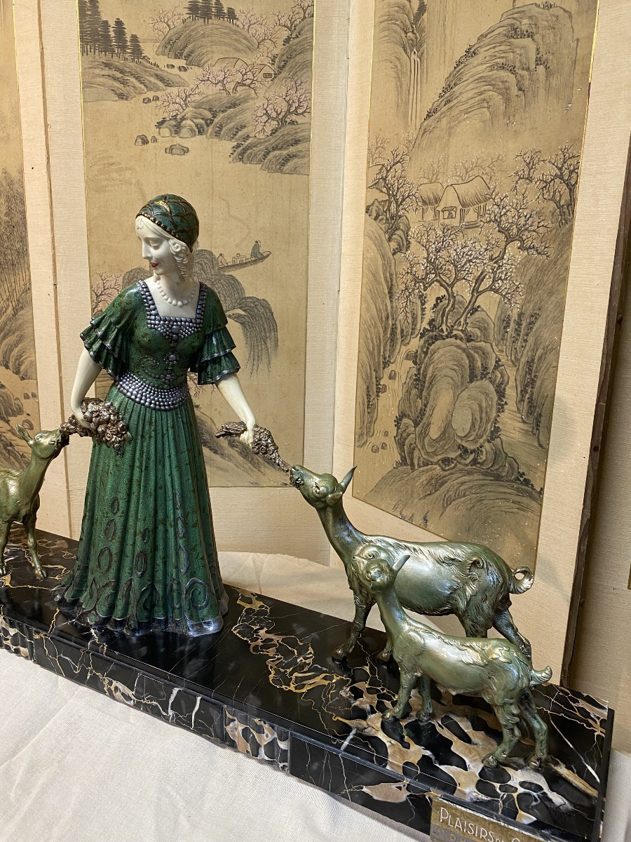 Elegant With Goats And Kid-photo-2