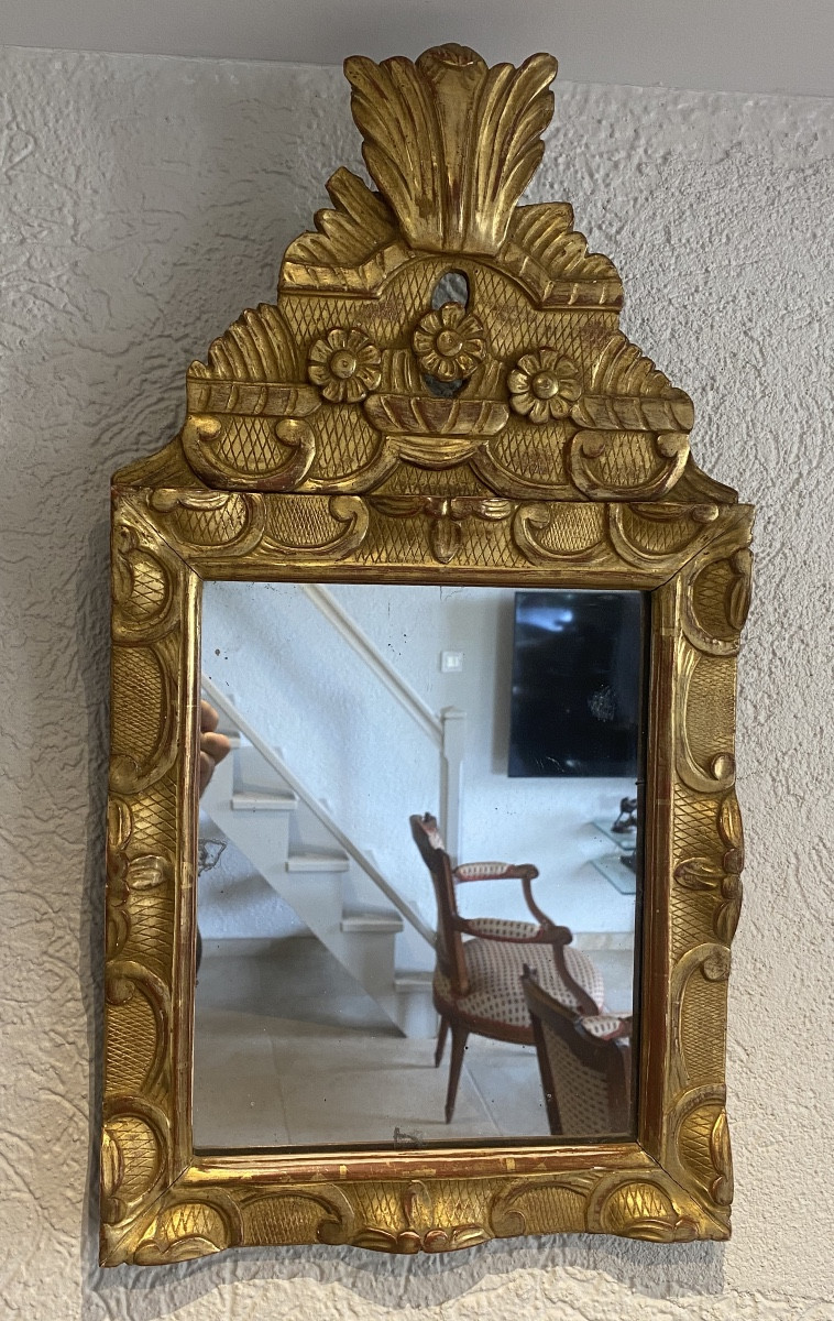 Petit miroir en bois doré Louis XIV