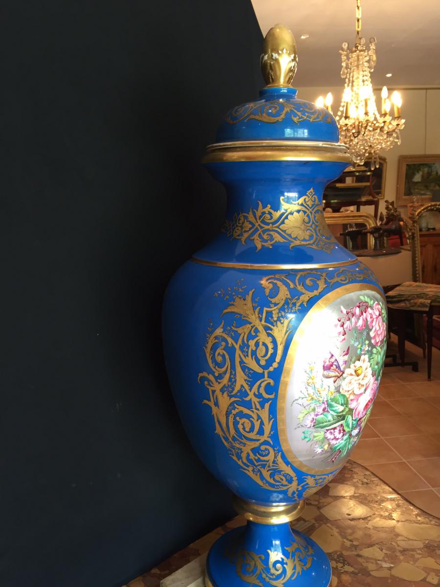 Large Porcelain Vase-photo-3
