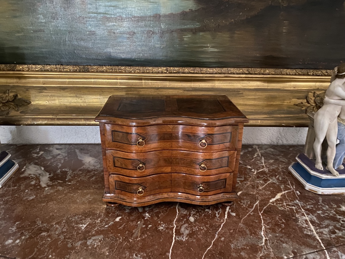 18th-century Master's Chest Of Drawers With Marquetry 