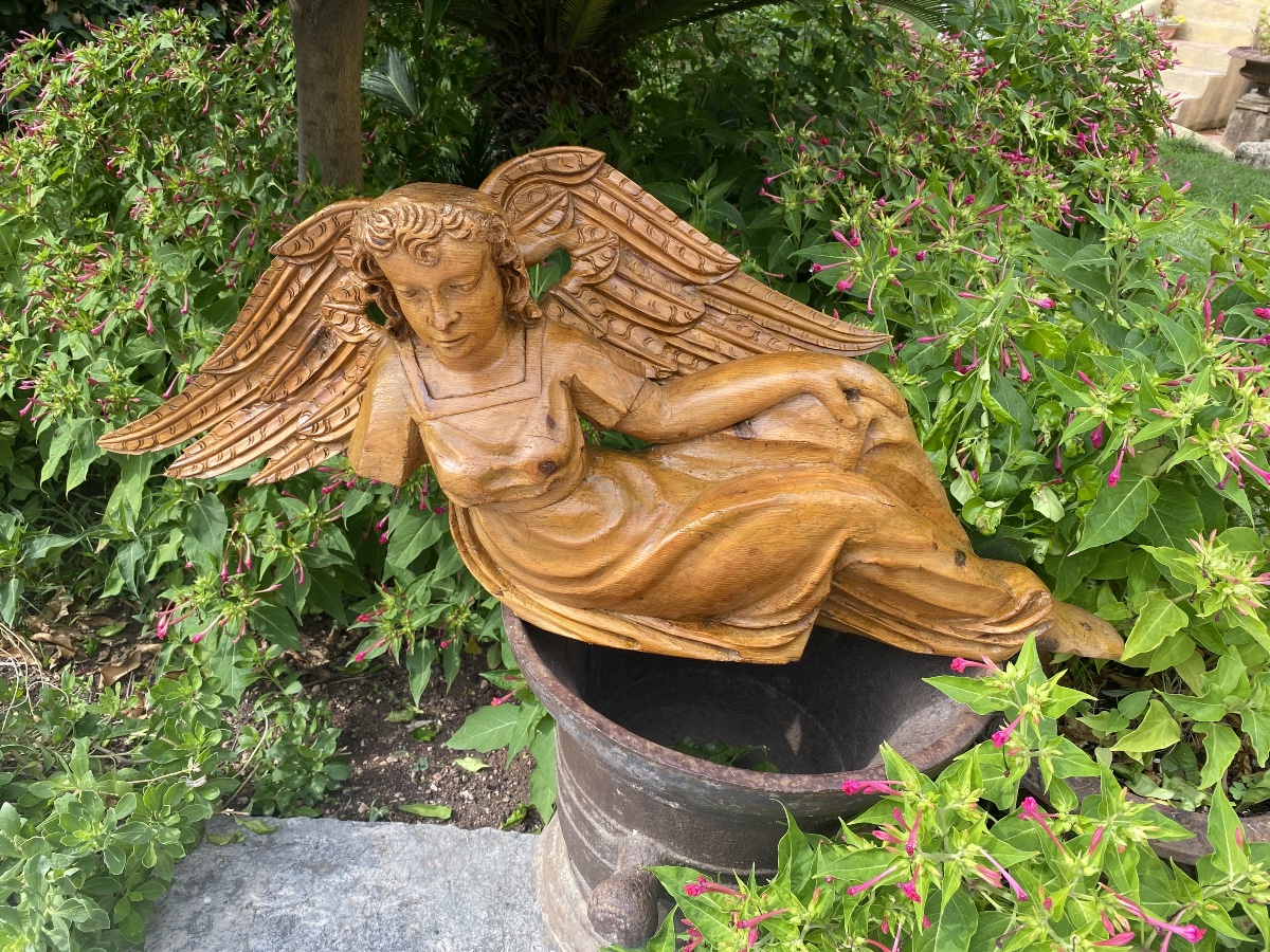 18th-century Wooden Sculpture Of A Reclining Woman -photo-2