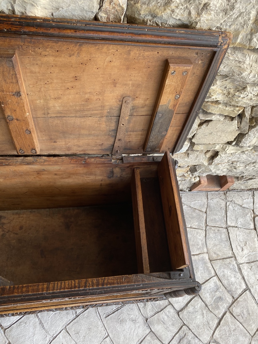 Small 17th-century Provençal Wedding Chest Made Of Walnut -photo-3
