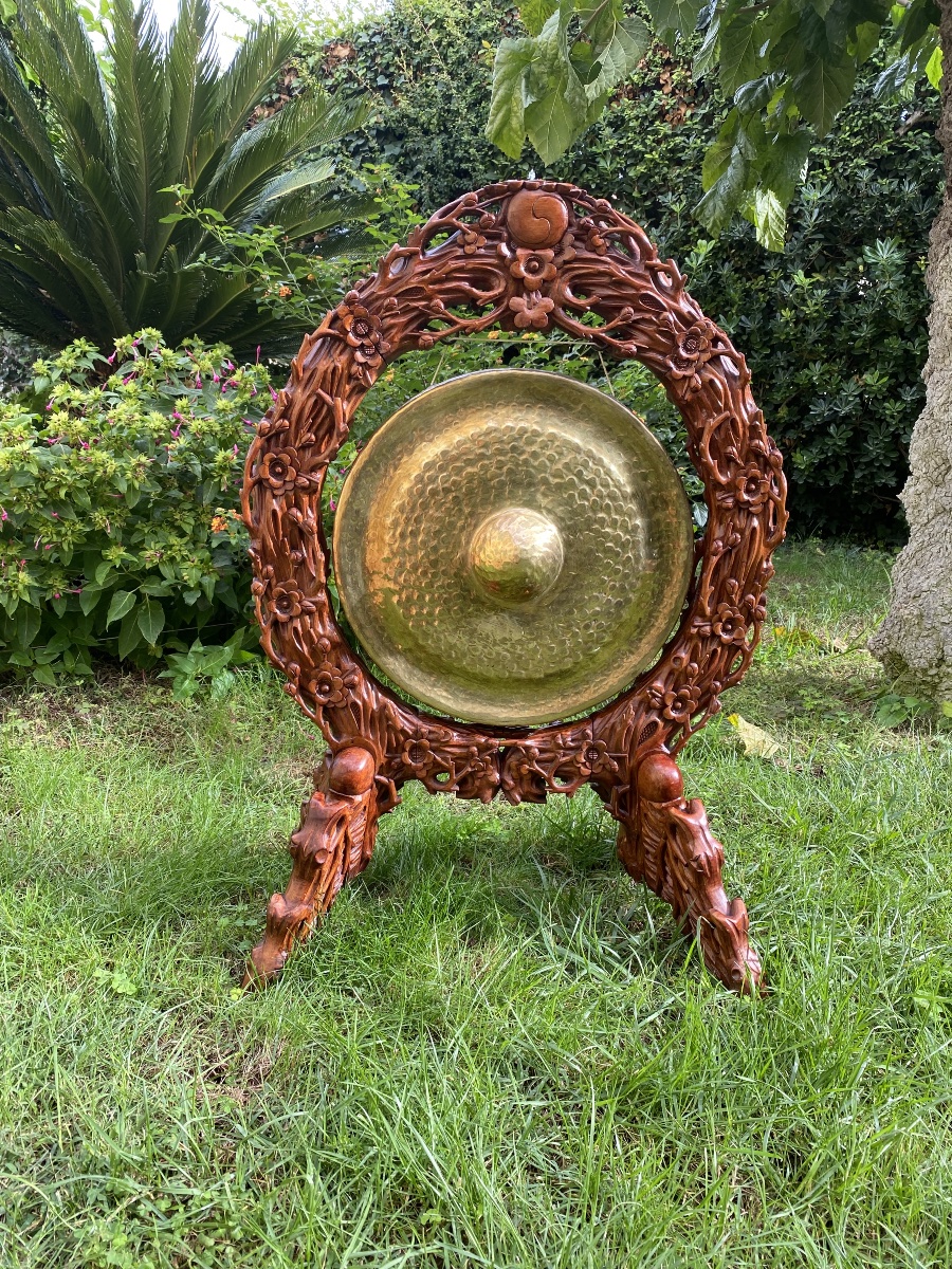 Large Indochinese Gong