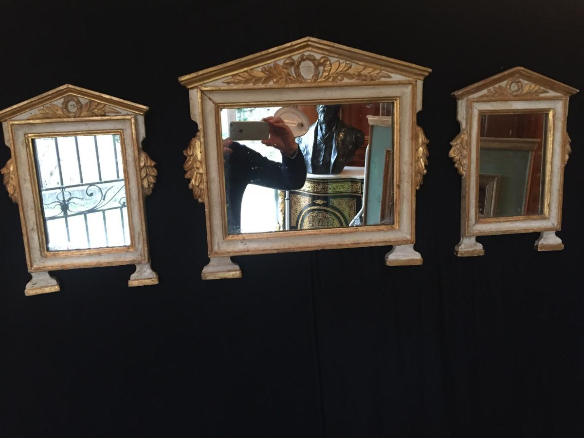 Suite De Trois Petits Miroirs En Bois Dores