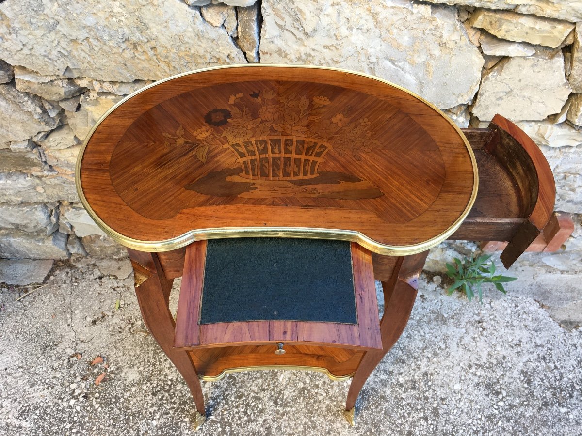 Small Marquetry Living Room Table-photo-4