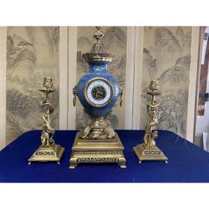 Garniture de cheminée bronze doré et émaux cloisonnés japonisante signée Ferdinand Barbedienne 