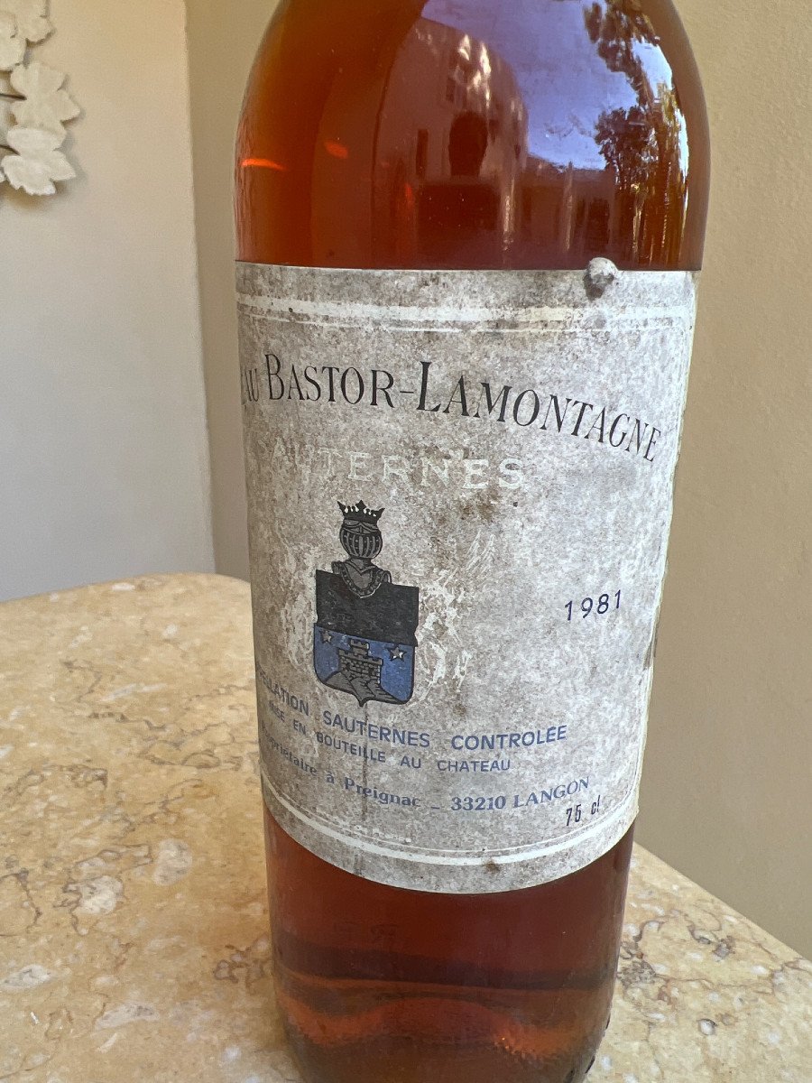 Sauternes 1981 Chateau Bastor-lamontagne Wine Bottle