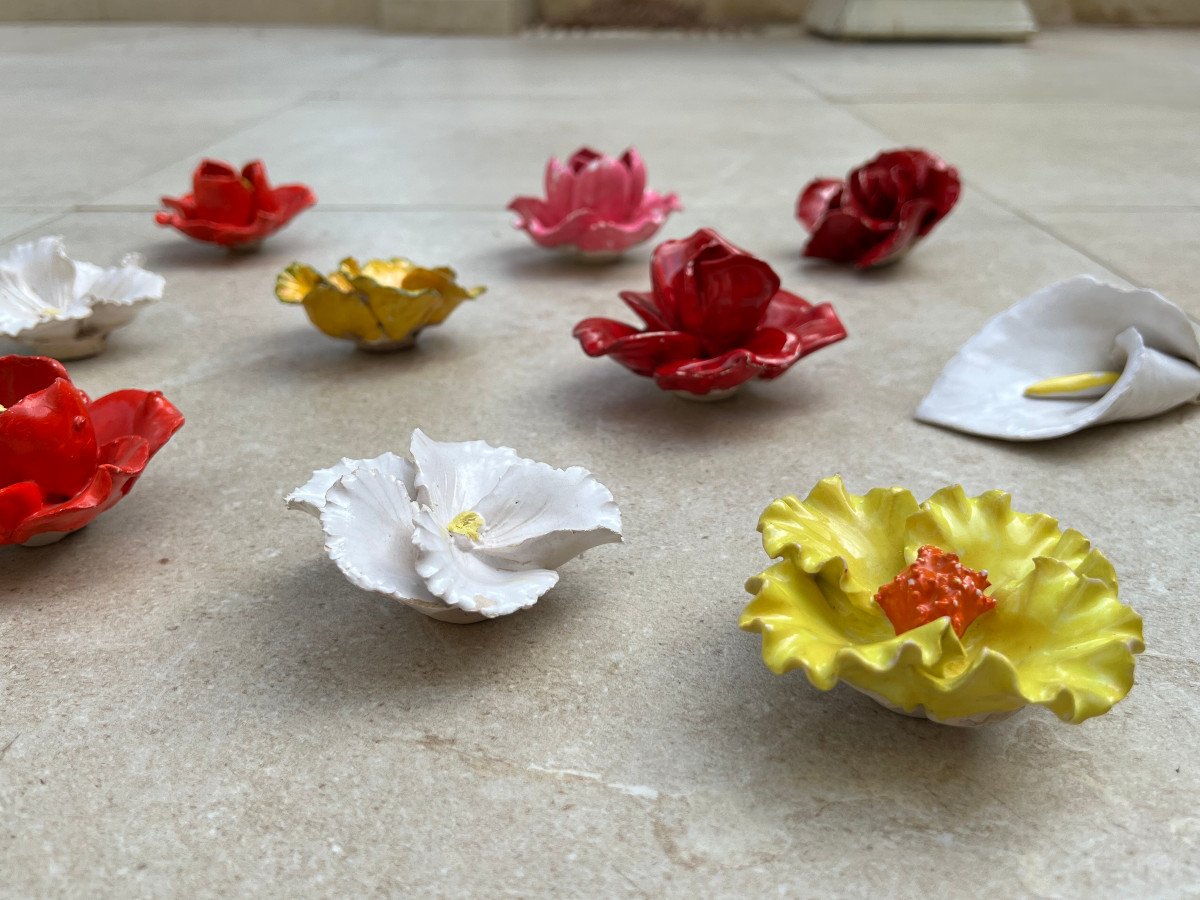 Lot Of 10 Enamelled Ceramic Flowers, France-photo-5