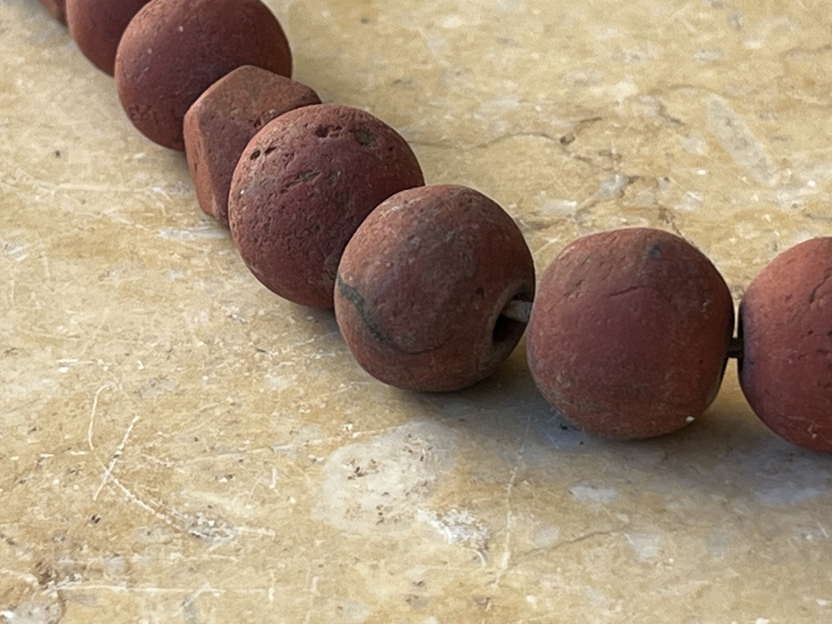 Collier de pate de verre rouge de fouille ethnie Lisu Birmanie -photo-3
