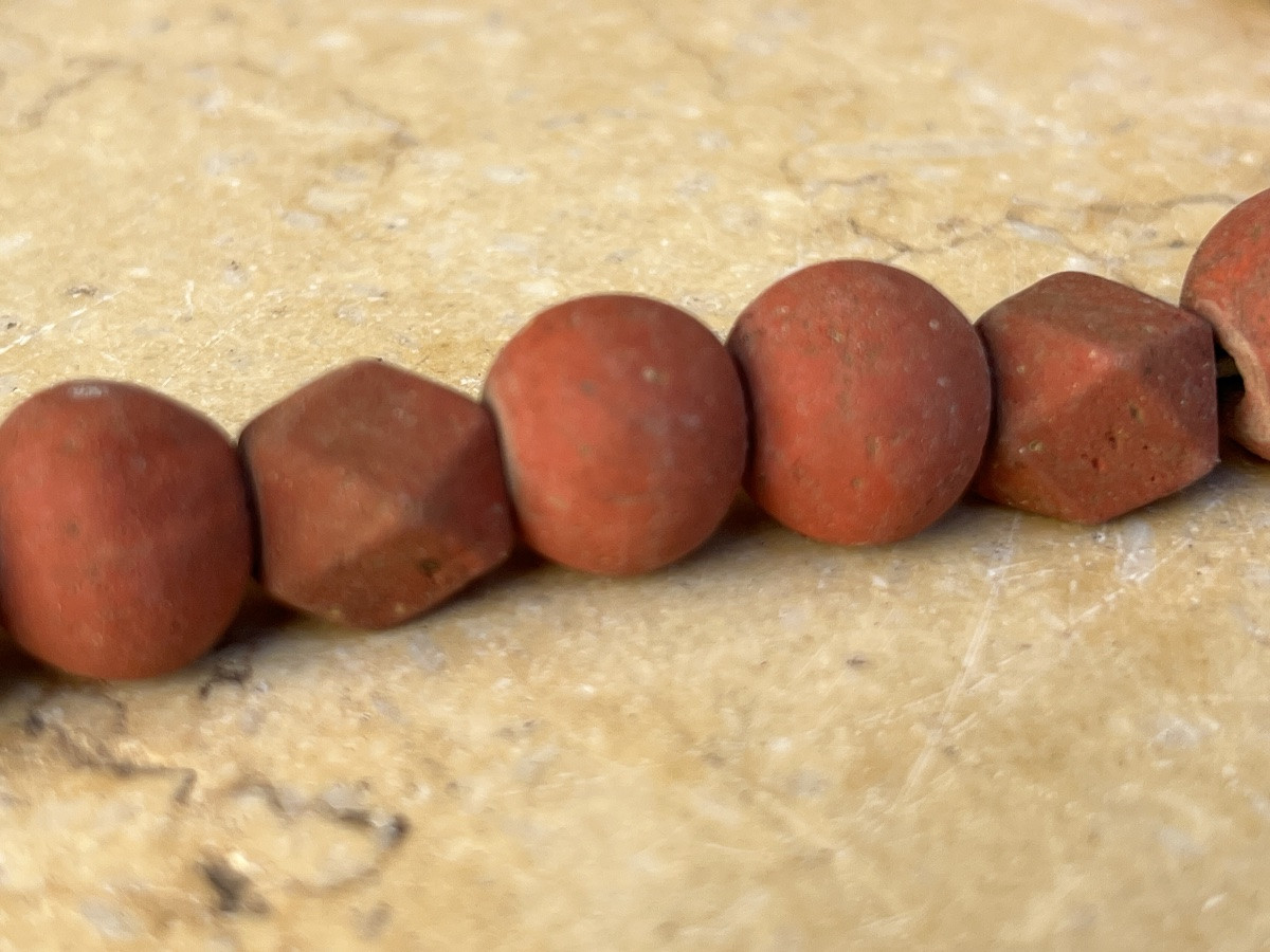 Collier de pate de verre rouge de fouille ethnie Lisu Birmanie -photo-2