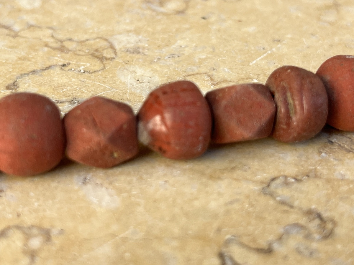 Collier de pate de verre rouge de fouille ethnie Lisu Birmanie -photo-5