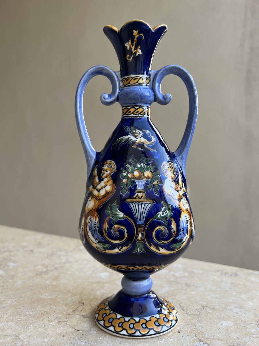Vase bleu à décor chérubins et coupe de fruits -photo-2